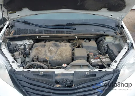 2017 Toyota Sienna L 7 Passenger z USA, uszkodzony, nr VIN 5TDZZ3DC4HS873164